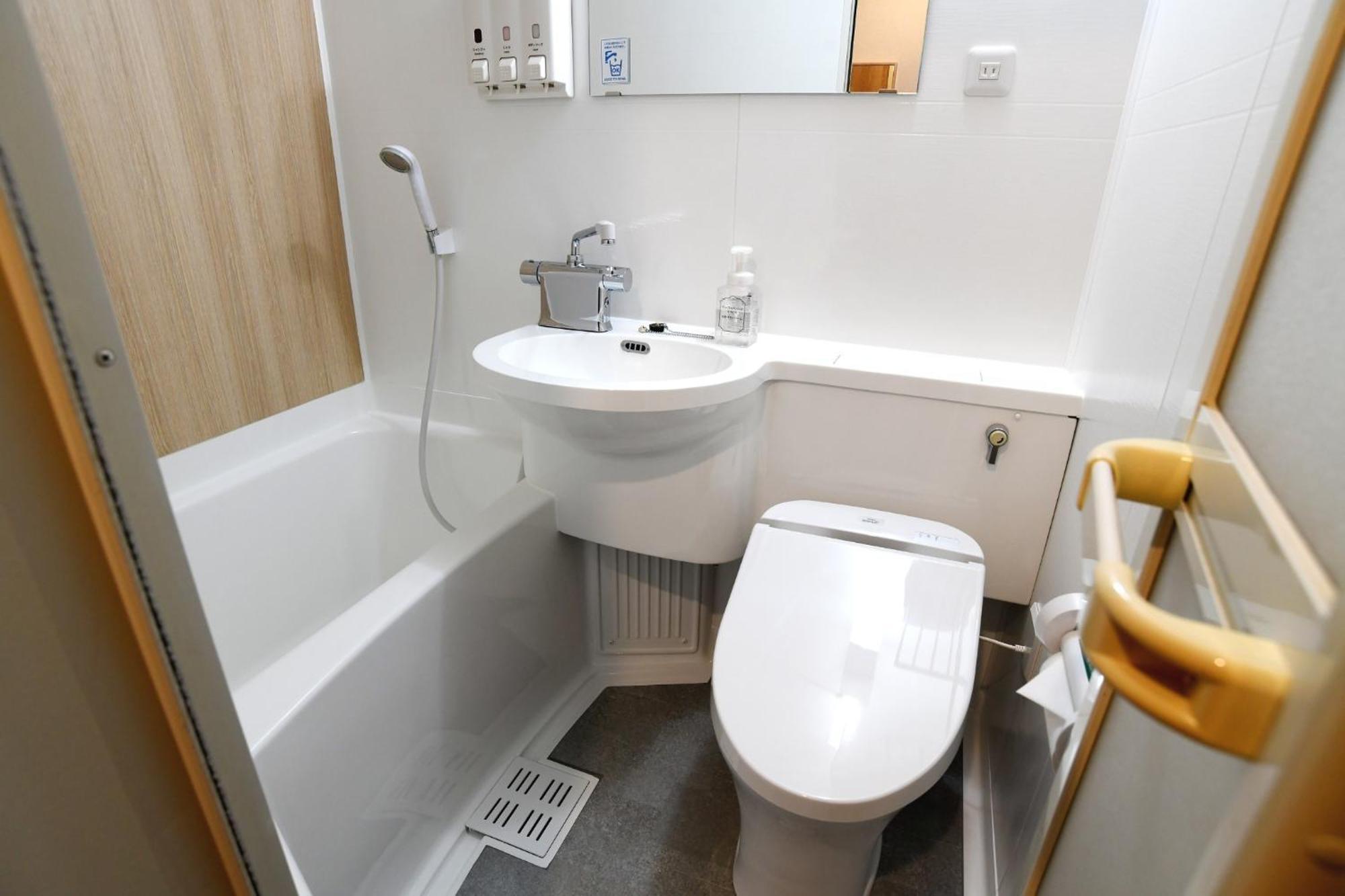 R&B Hotel Otsuka Eki Kitaguchi - Vacation Stay 40488V Tōkyō Extérieur photo